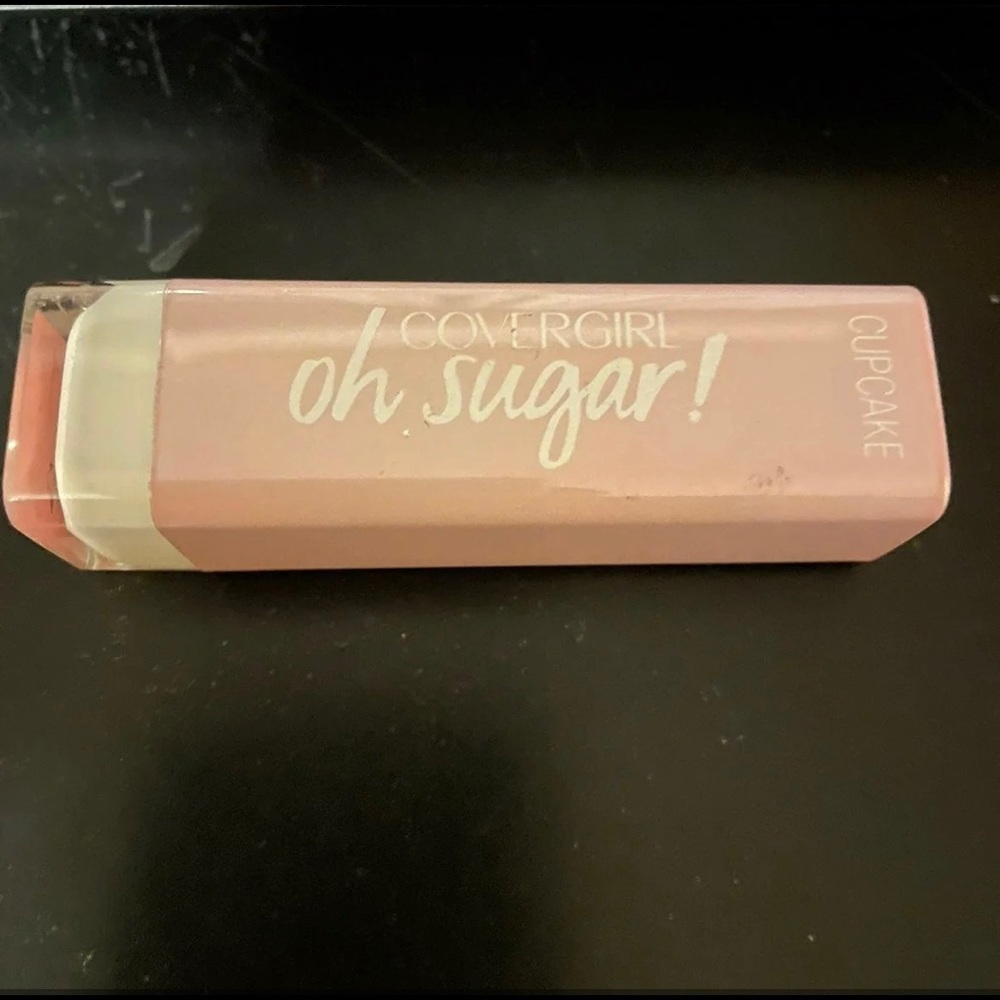 Brand new COVERGIRL Colorlicious Oh Sugar! Vitamin Infused Lip Balm, Cup Cake